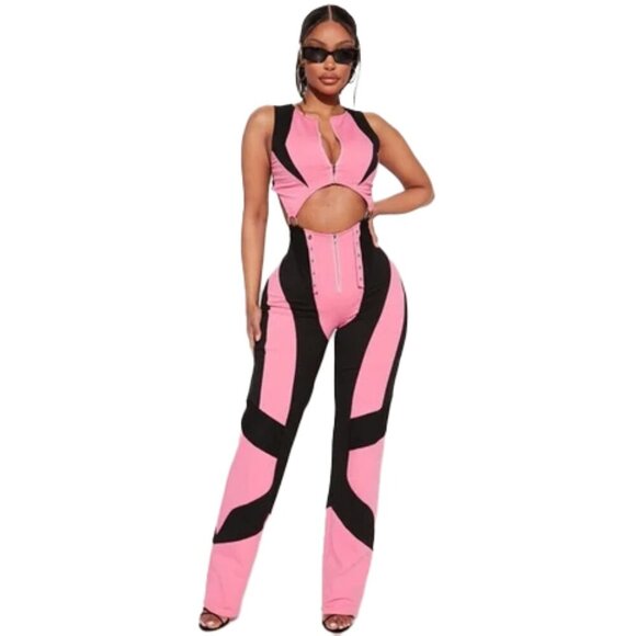 🆕 FASHION NOVA Rolling Up Colorblock Jumpsuit - Black/Pink SIZE MEDIUM - Picture 1 of 7